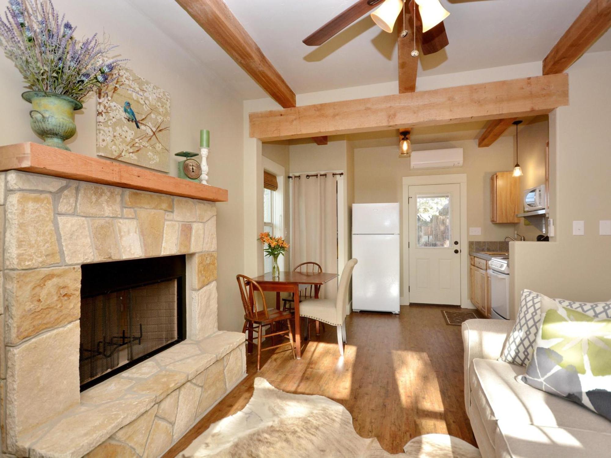 Cabins At Flite Acres - Desert Willow Wimberley Esterno foto