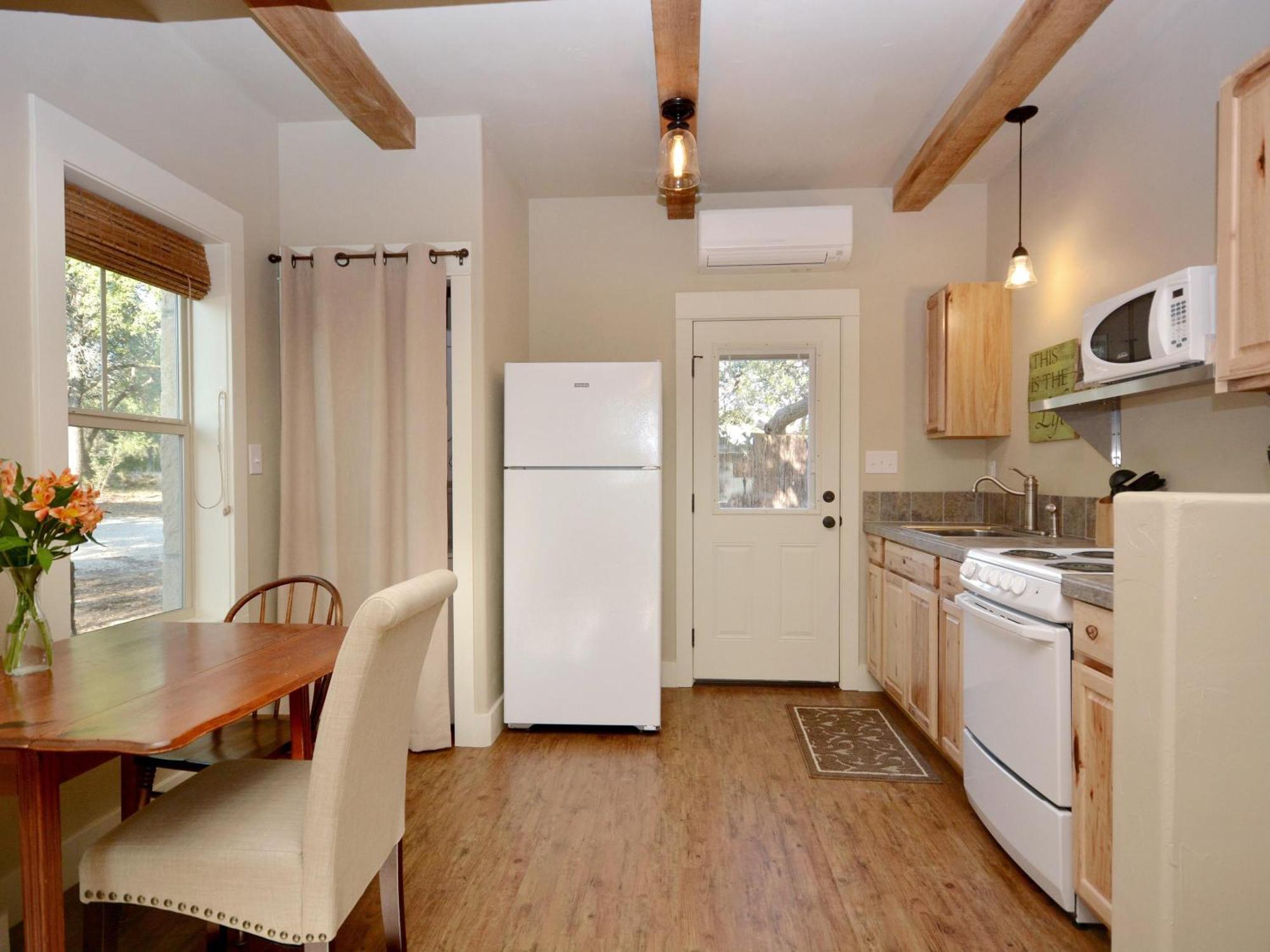 Cabins At Flite Acres - Desert Willow Wimberley Esterno foto